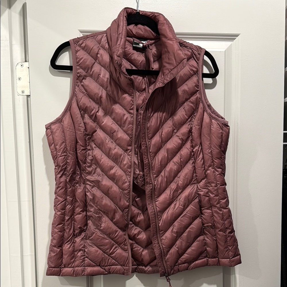 32 Degrees Women's Quilted Vest in Mauve